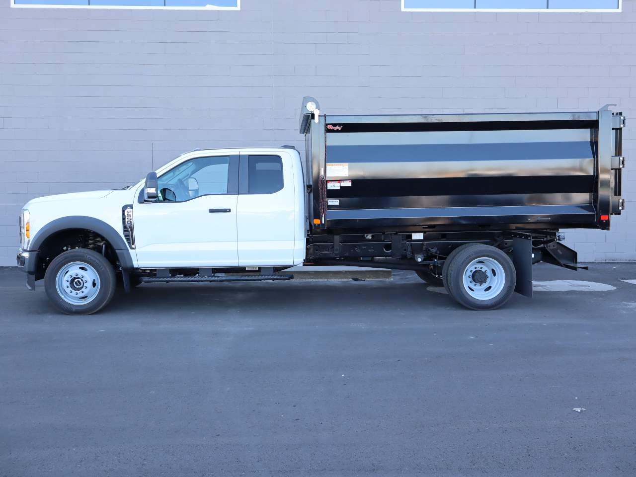 2024 Ford F-550 Super Duty Extended Cab Chassis