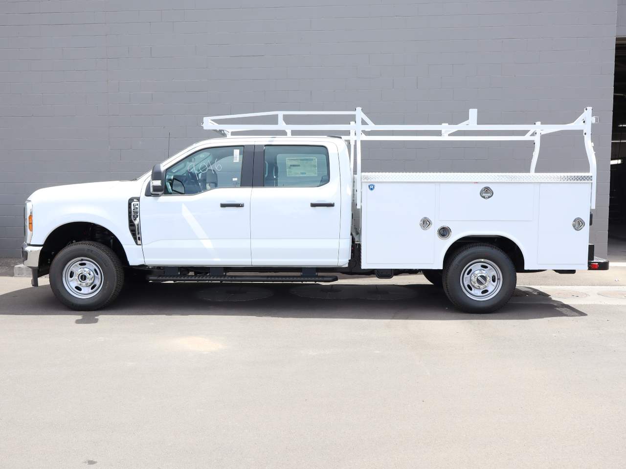 2026 Ford F-250 Super Duty Crew Cab XL