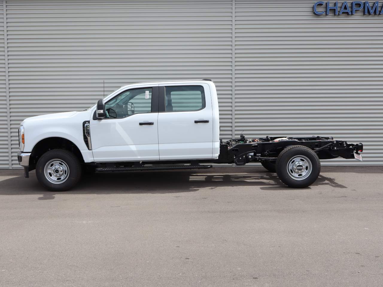 2026 Ford F-250 Super Duty Crew Cab Chassis