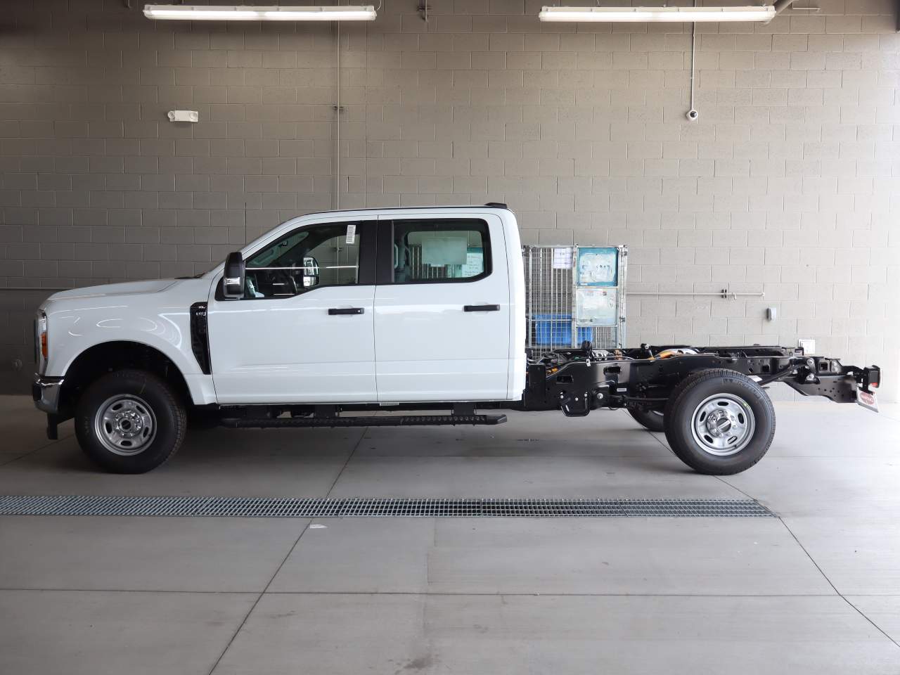 2027 Ford F-250 Super Duty Crew Cab Chassis