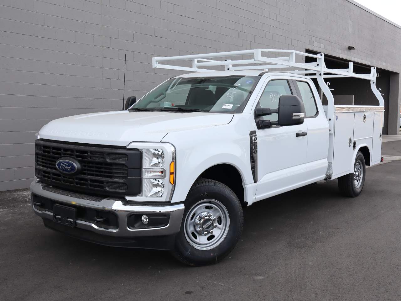 2025 Ford F-250 Super Duty Extended Cab Chassis