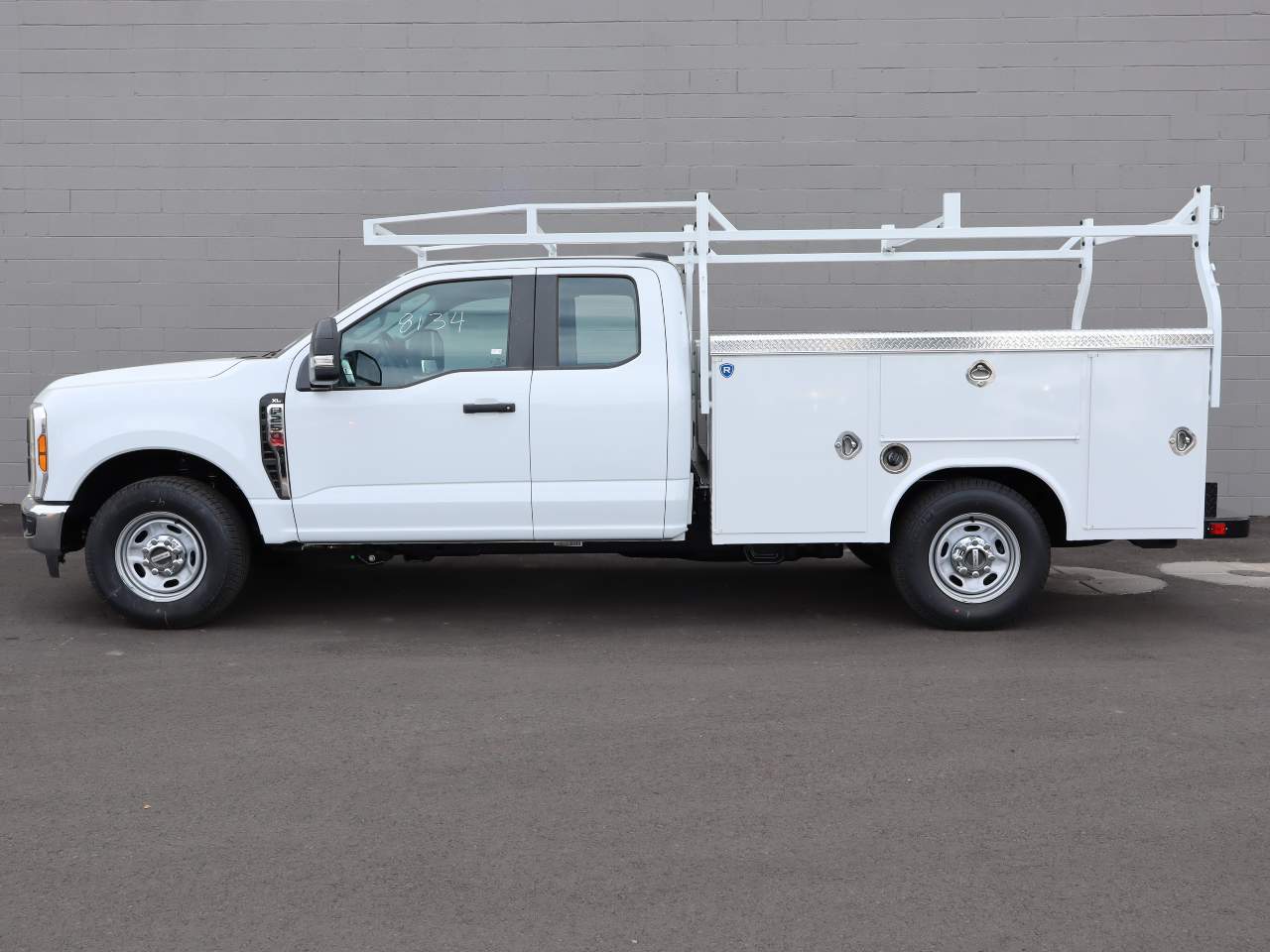 2025 Ford F-250 Super Duty Extended Cab Chassis