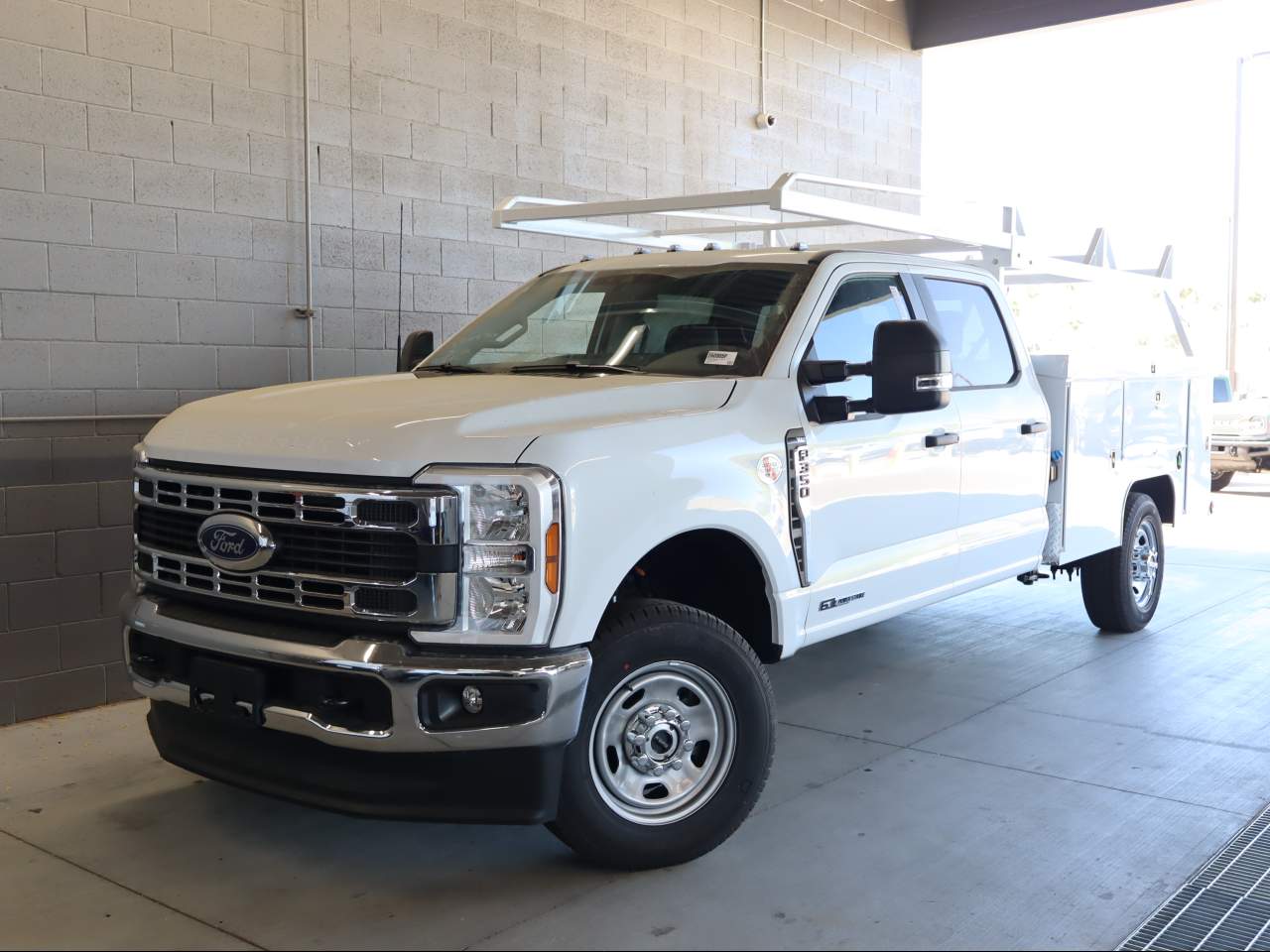2026 Ford F-350 Super Duty SRW Crew Cab XL