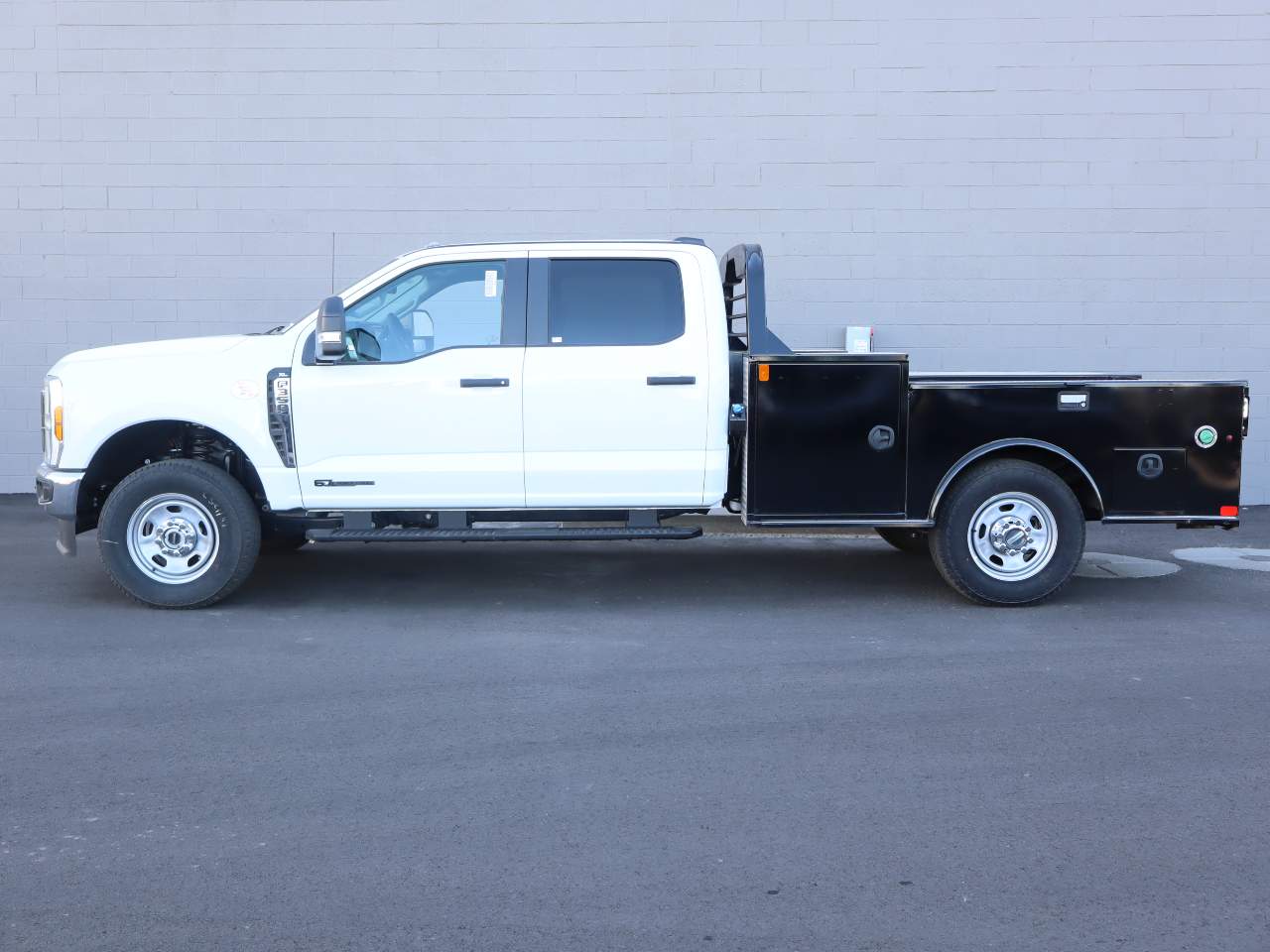 2024 Ford F-350 Super Duty SRW Crew Cab XL