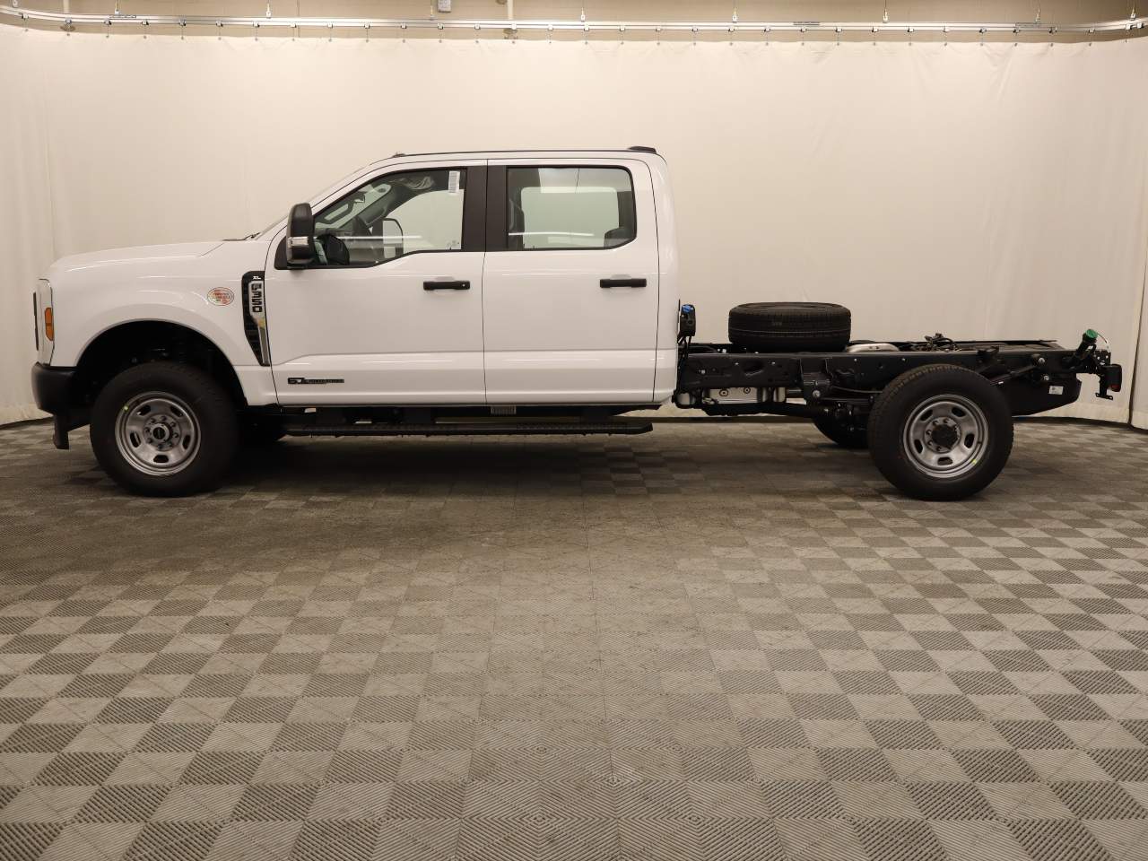 2024 Ford F-350 Super Duty SRW Crew Cab XL