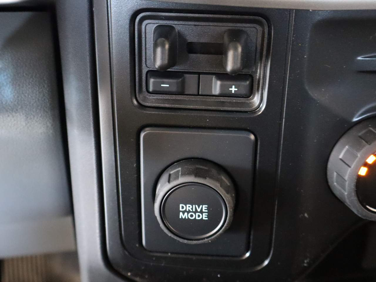 2025 Ford F-350 Super Duty Chassis Cab XL - Photo 27