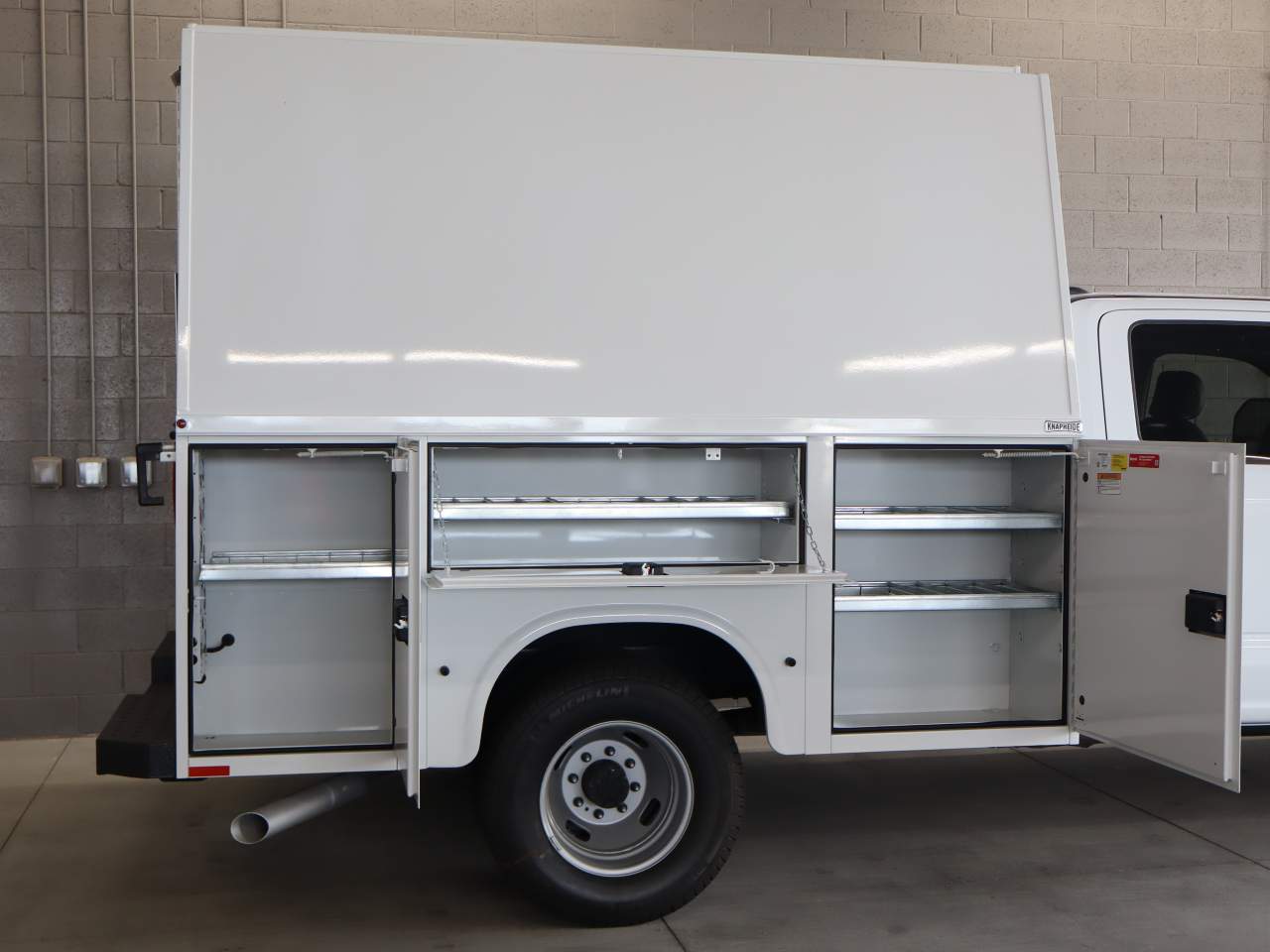 2025 Ford F-350 Super Duty Chassis Cab XL - Photo 13