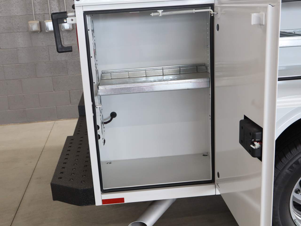 2025 Ford F-350 Super Duty Chassis Cab XL - Photo 16