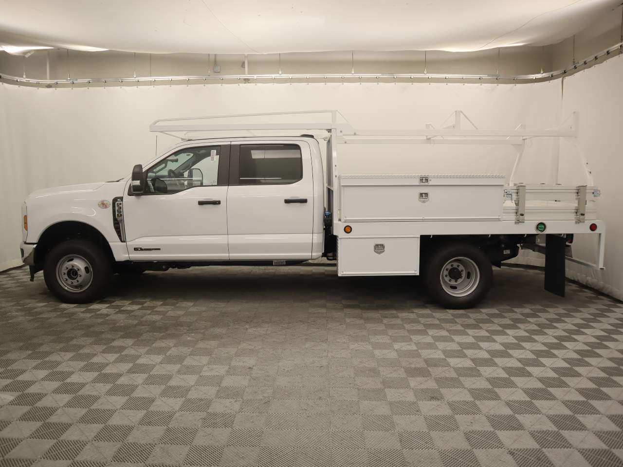 2024 Ford F-350 Super Duty DRW Crew Cab XL