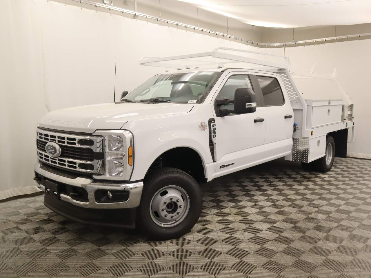 2024 Ford F-350 Super Duty DRW Crew Cab XL