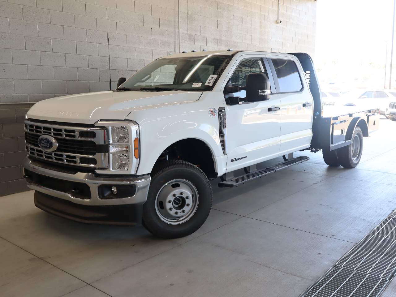2026 Ford F-350 XL 4x4 Crew Cab 179-In DRW's photo