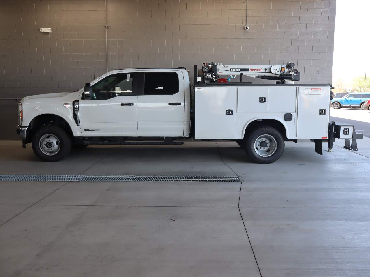 2024 Ford F-350 Super Duty DRW Crew Cab XL