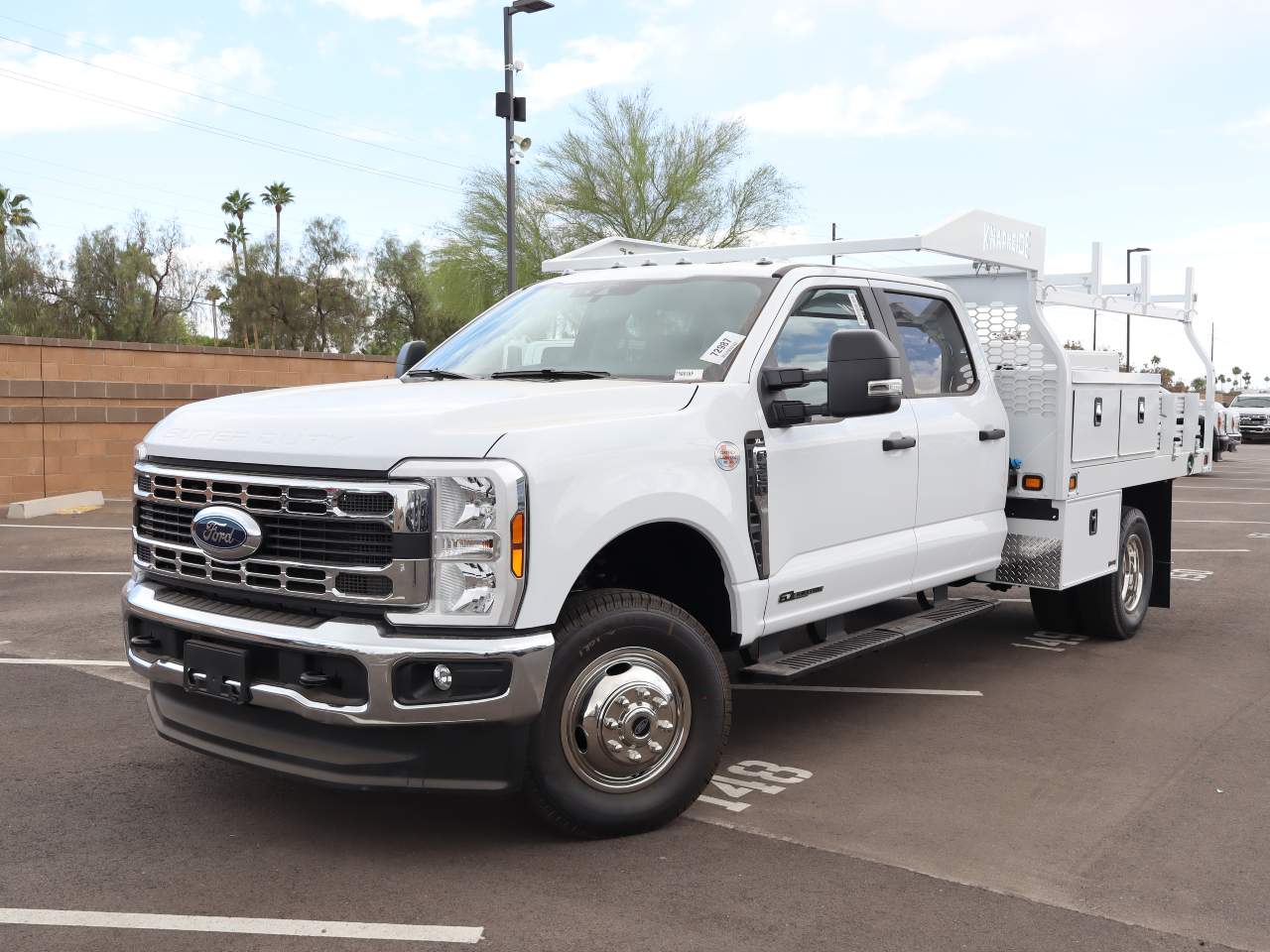 2025 Ford F-350 Super Duty DRW Crew Cab XL
