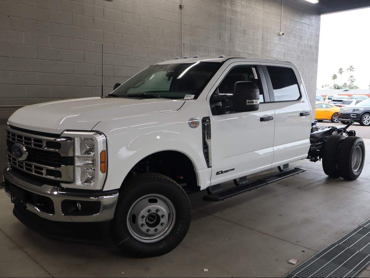 2026 Ford F-350 Super Duty DRW Crew Cab XL