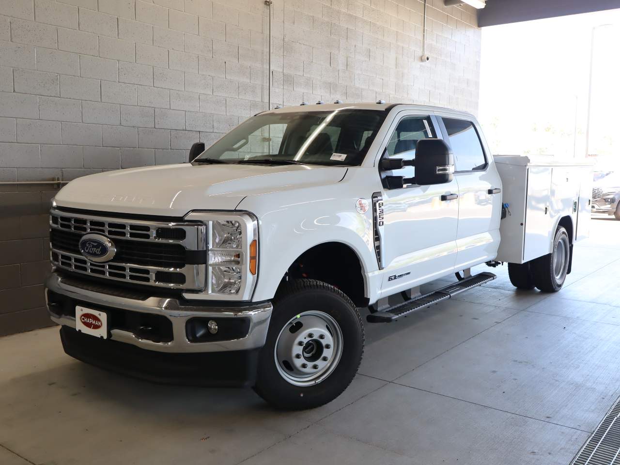 2026 Ford F-350 Super Duty DRW Crew Cab XL