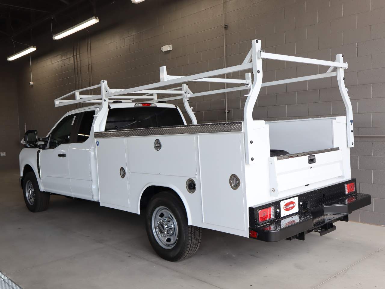 2025 Ford F-350 Super Duty Chassis Cab XL