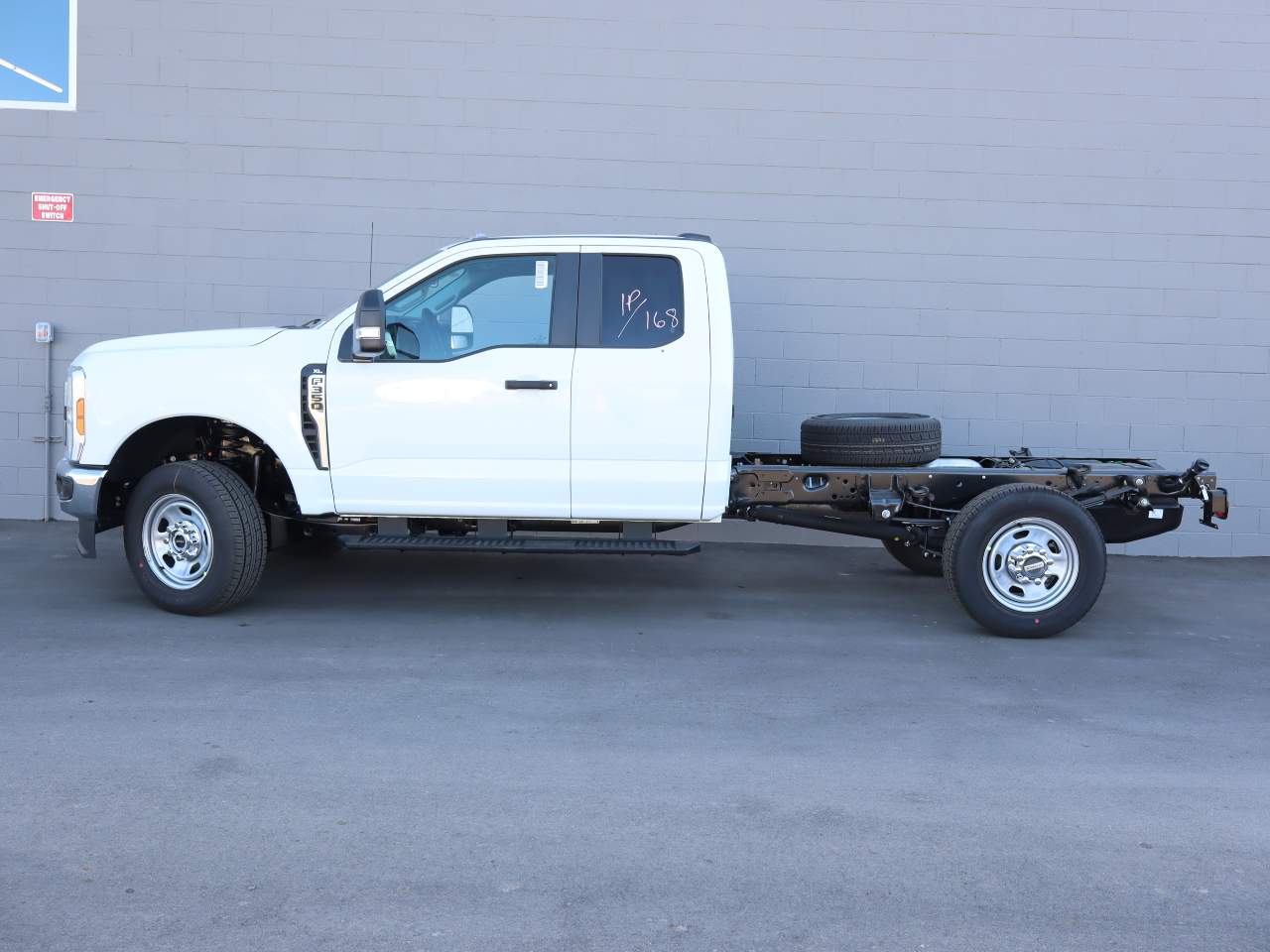 2024 Ford F-350 Super Duty Extended Cab Chassis