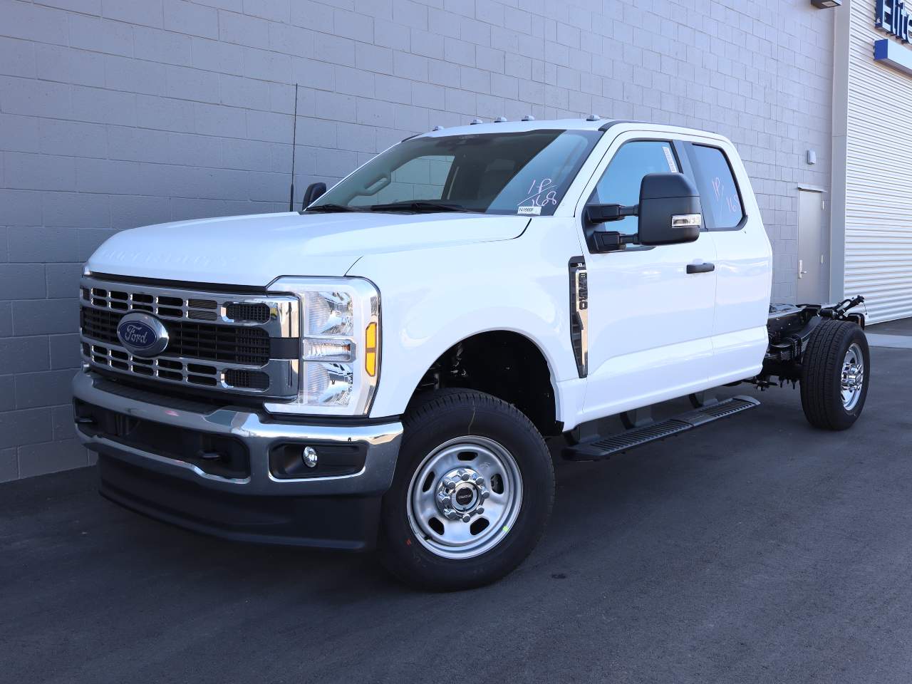 2024 Ford F-350 Super Duty Extended Cab Chassis