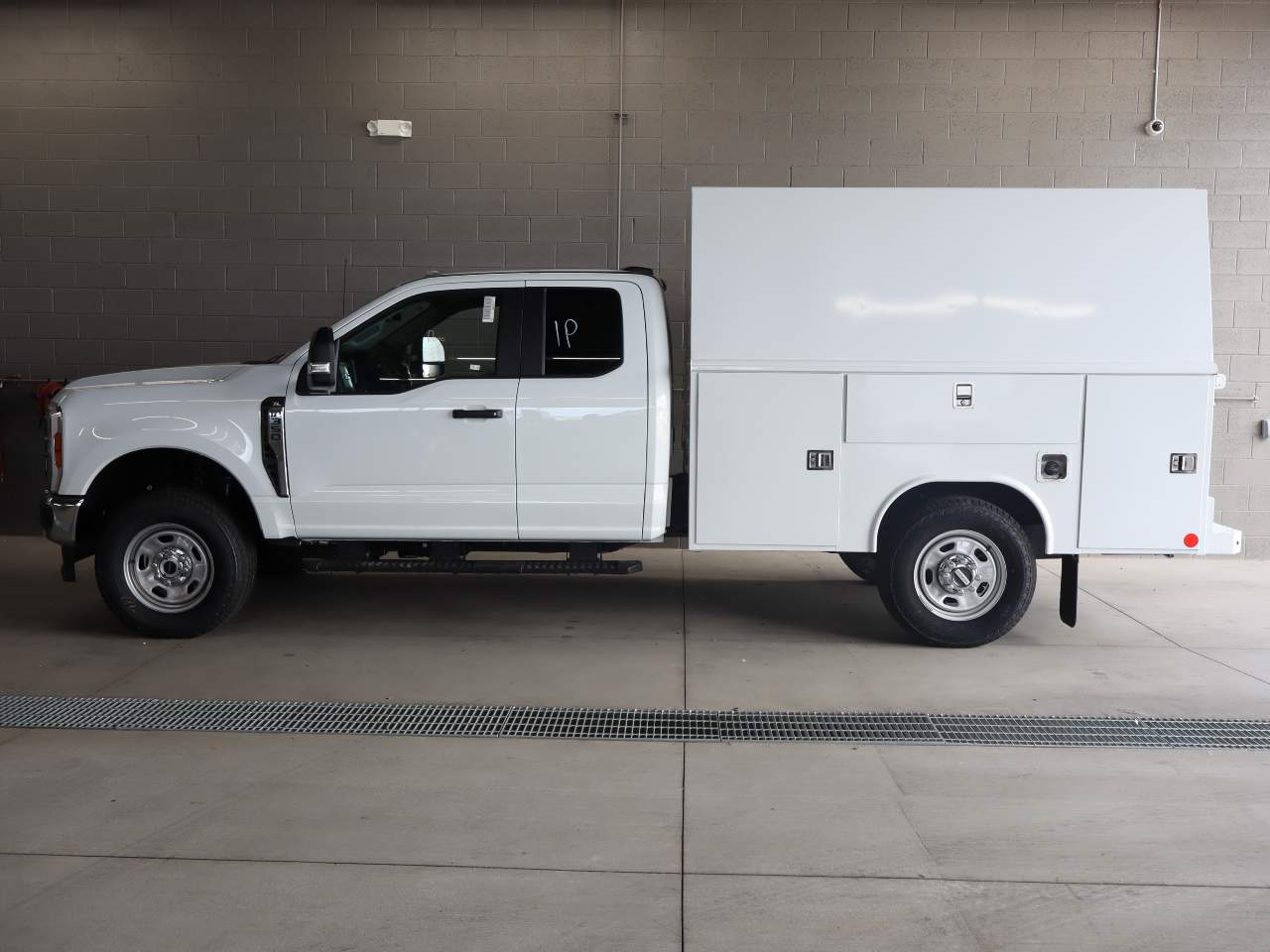 2025 Ford F-350 XL photo 3