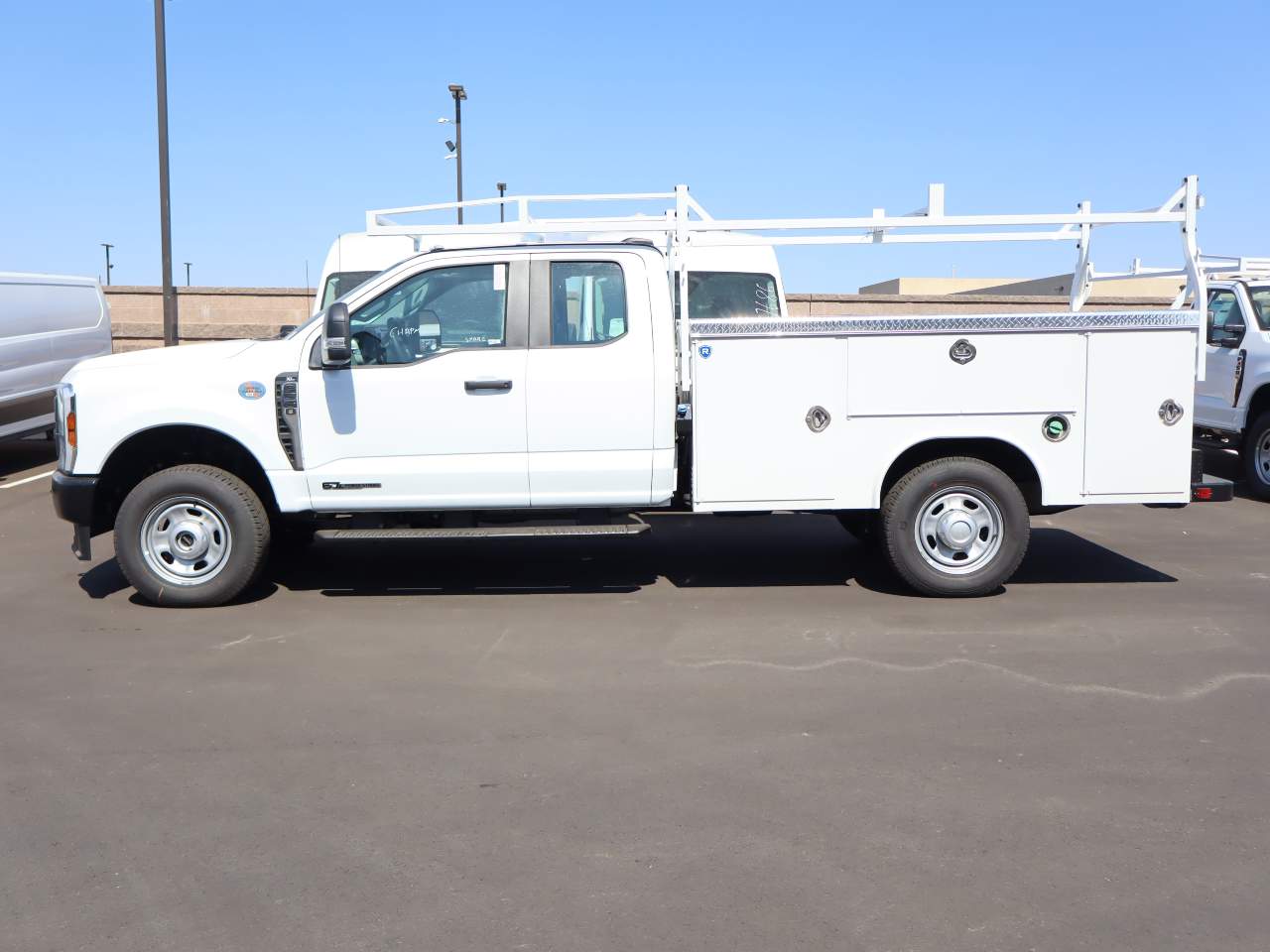 2024 Ford F-350 Super Duty Extended Cab Chassis