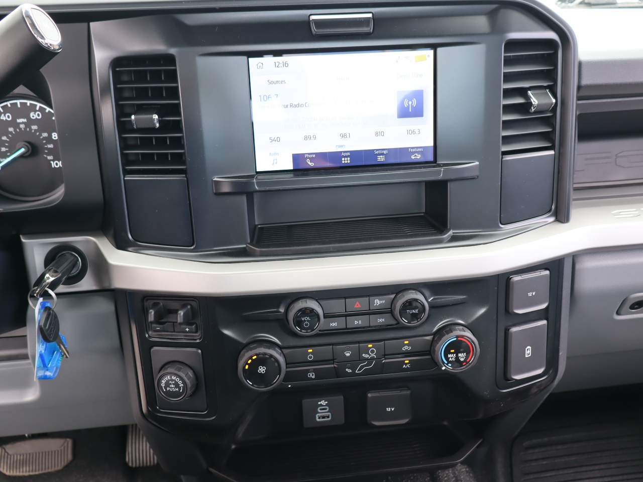 2025 Ford F-250 Super Duty XL - Photo 25