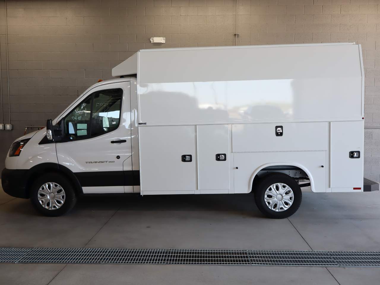 2024 Ford Transit Commercial Cutaway Chassis Full-Size
