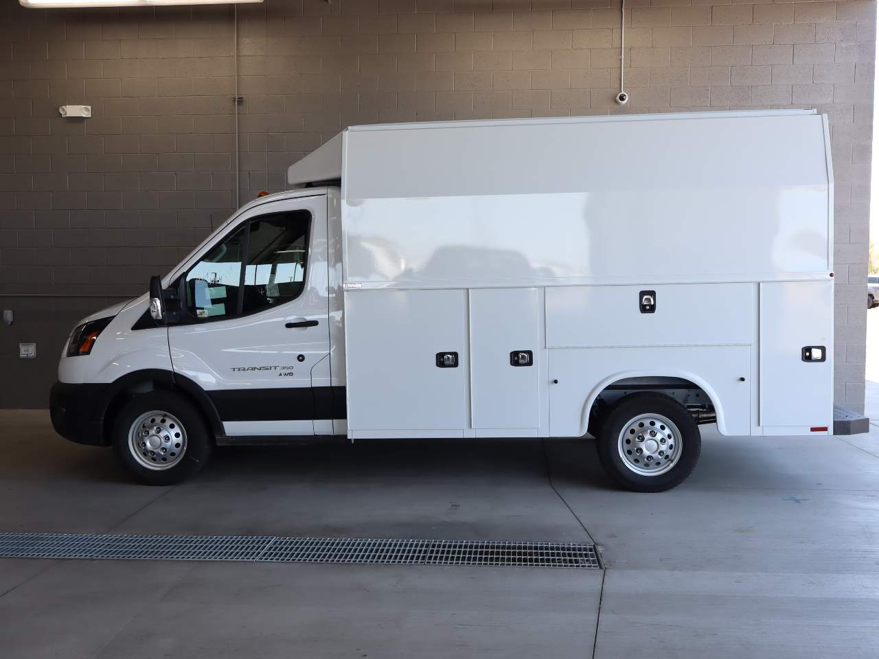 2025 Ford Transit Commercial Cutaway Chassis Full-Size