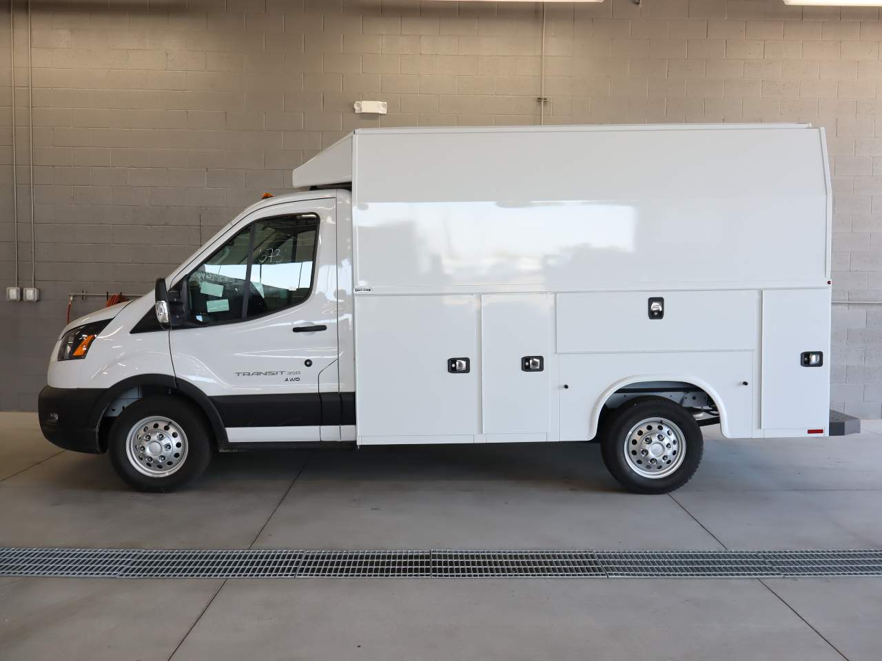 2025 Ford Transit Commercial Cutaway Chassis Full-Size