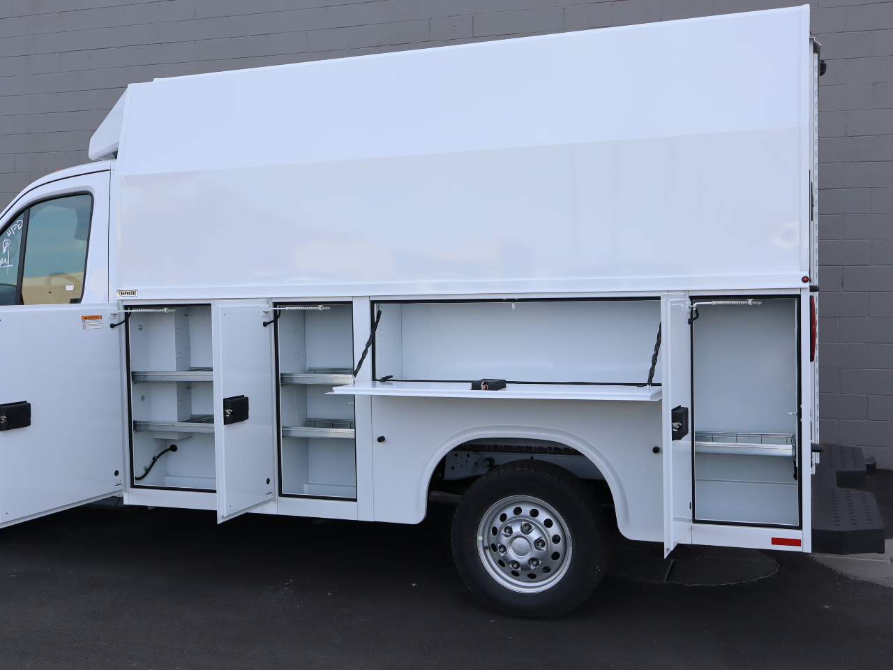 2024 Ford Transit Cutaway Base - Photo 8