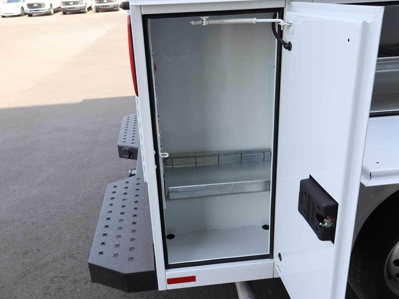 2024 Ford Transit Cutaway Base - Photo 18