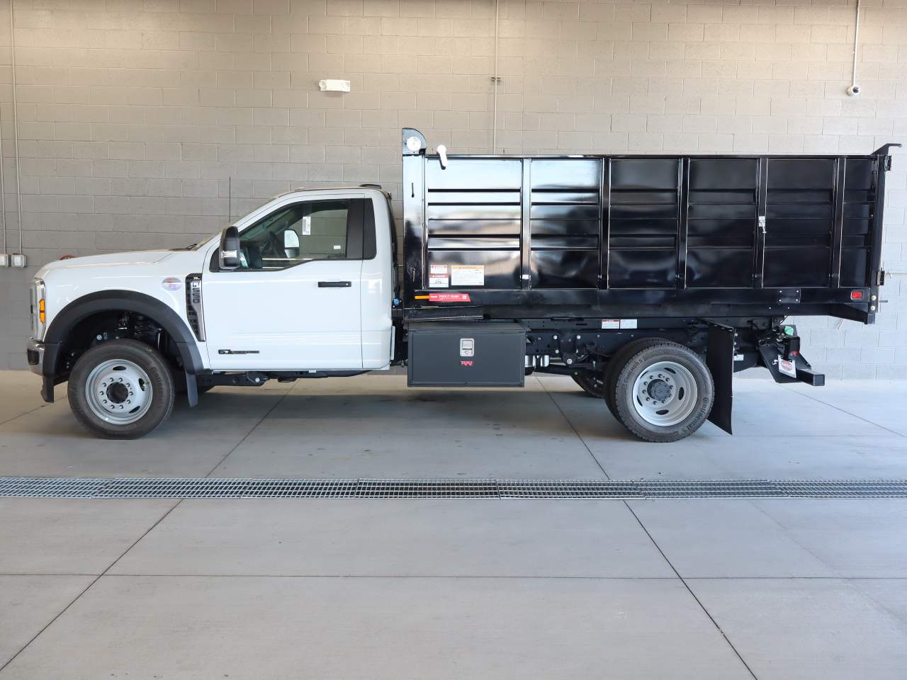 2025 Ford F-550 Super Duty Chassis