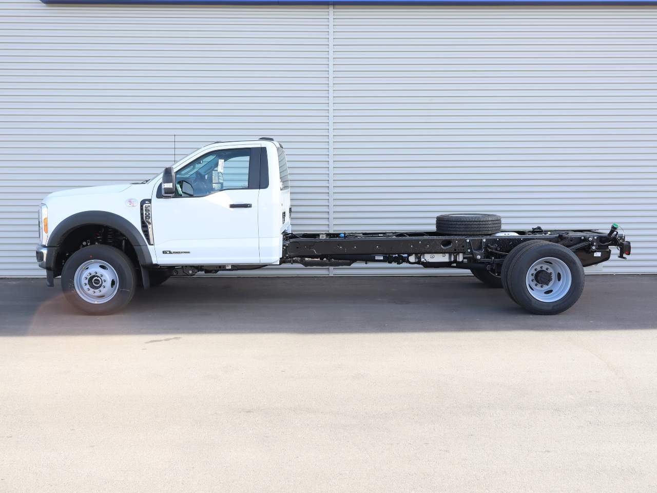 2024 Ford F-600 Super Duty Chassis