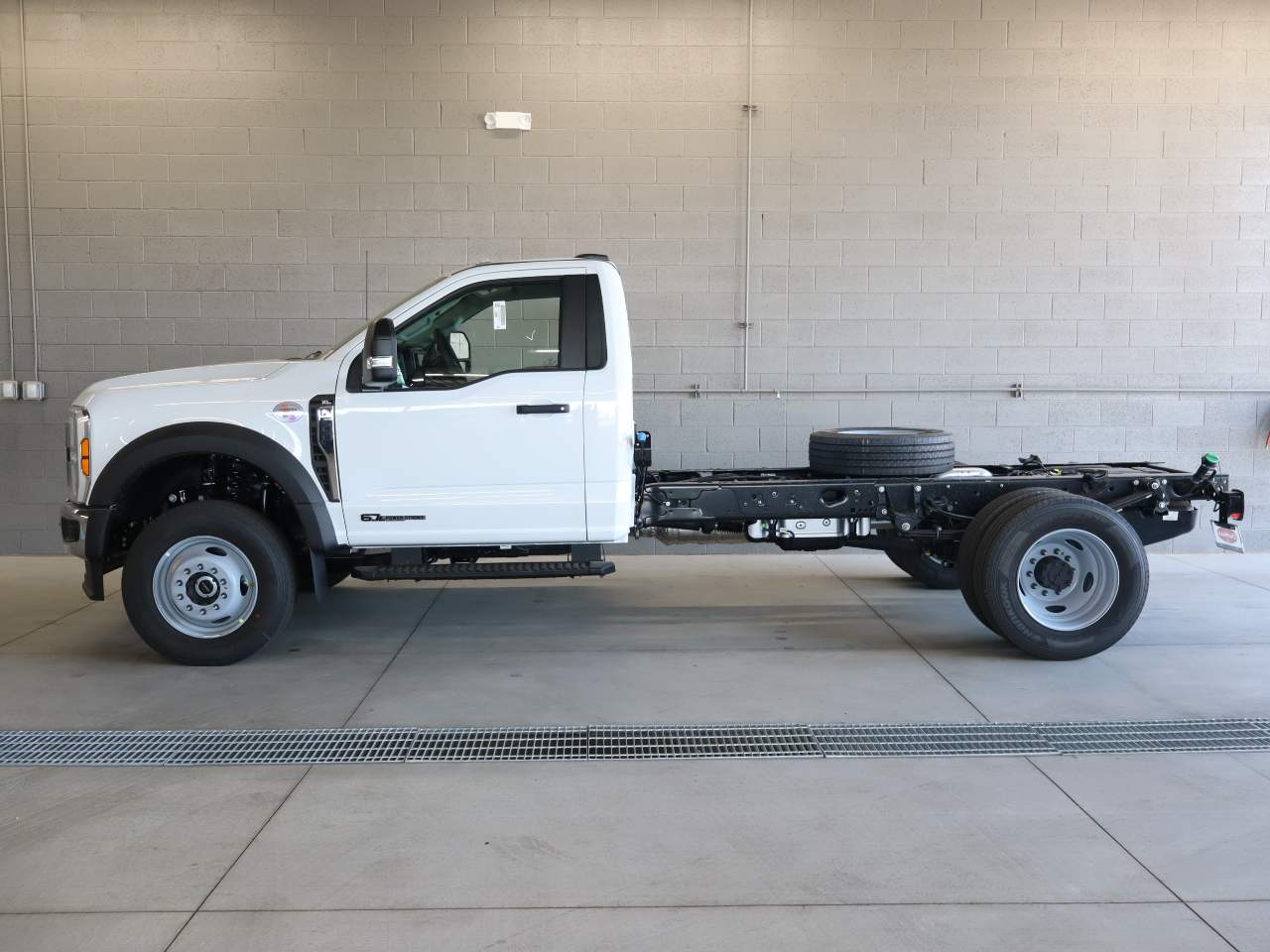 2025 Ford F-600 Super Duty Chassis