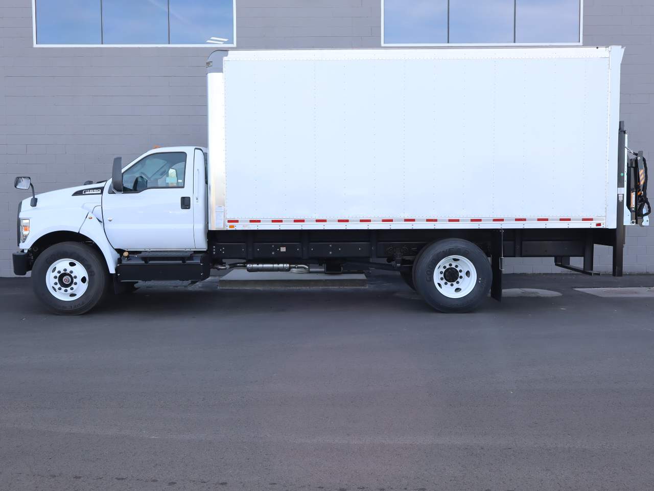 2025 Ford F-650 Super Duty Chassis