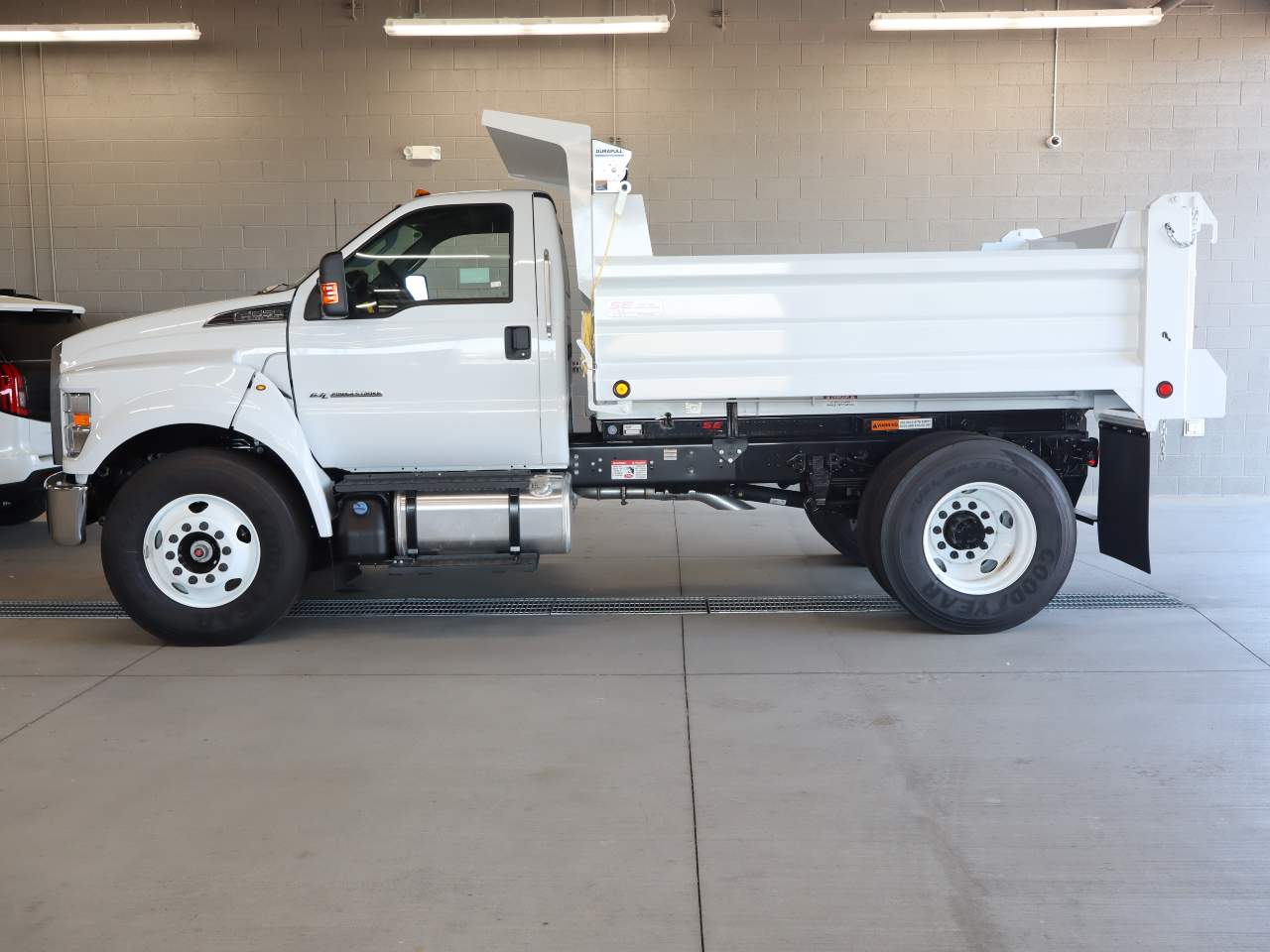 2027 Ford F-650 Super Duty Chassis