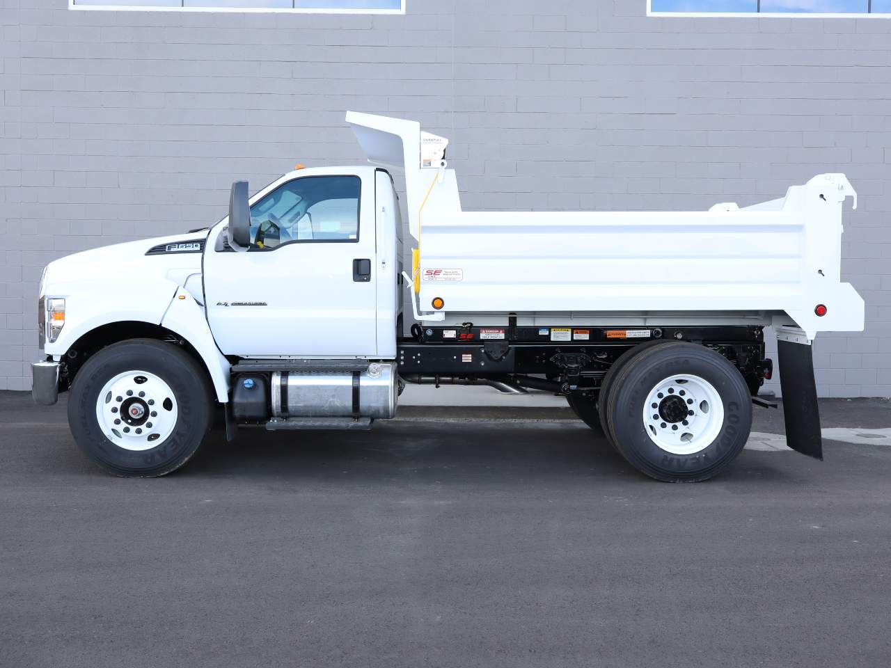 2025 Ford F-650 Super Duty Chassis