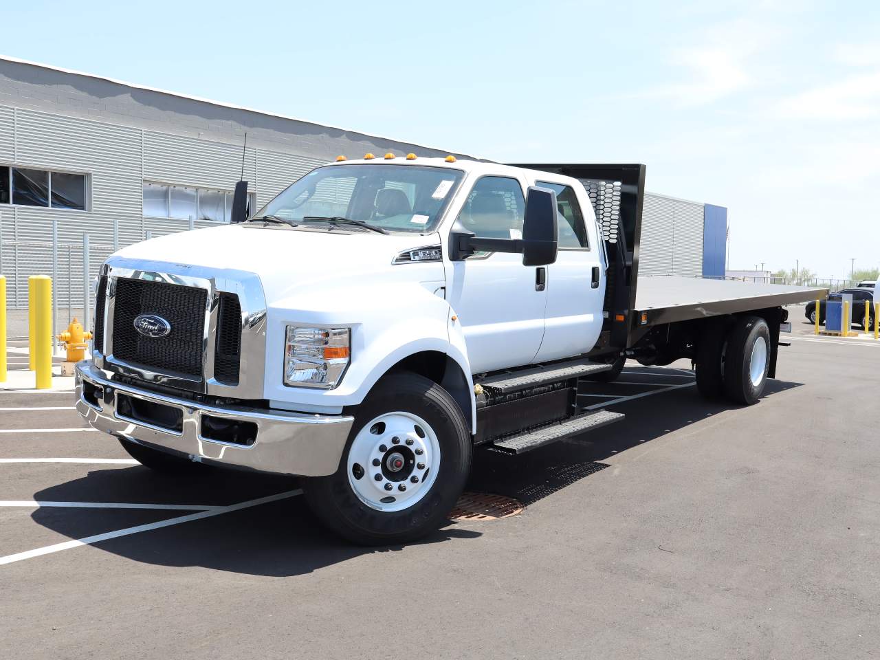 2025 Ford F-650 Super Duty Crew Cab Chassis