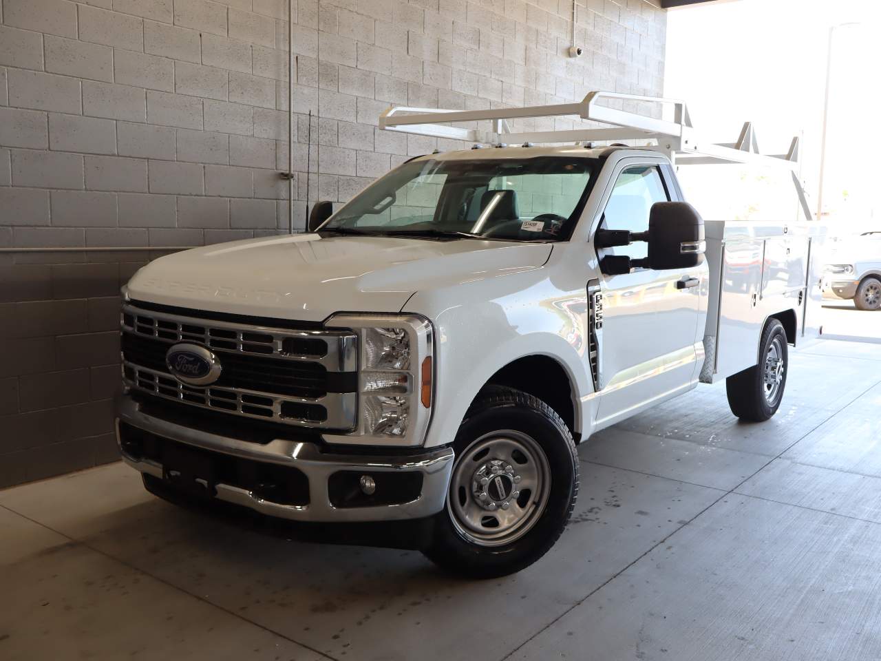 2025 Ford F-350 Super Duty SRW XL