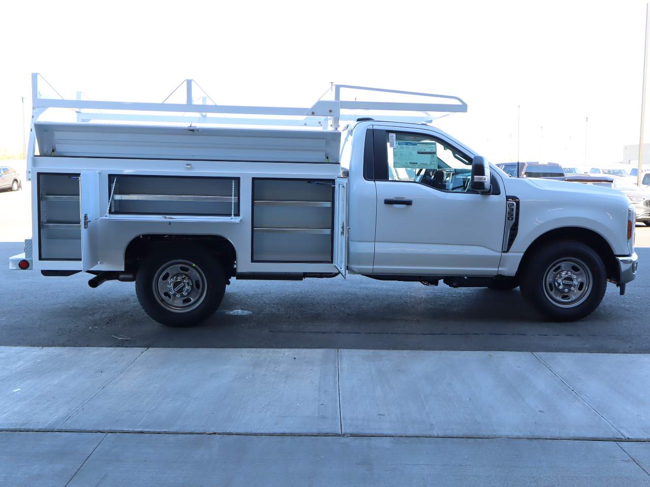 2025 Ford F-350 Super Duty Chassis Cab XL - Photo 13