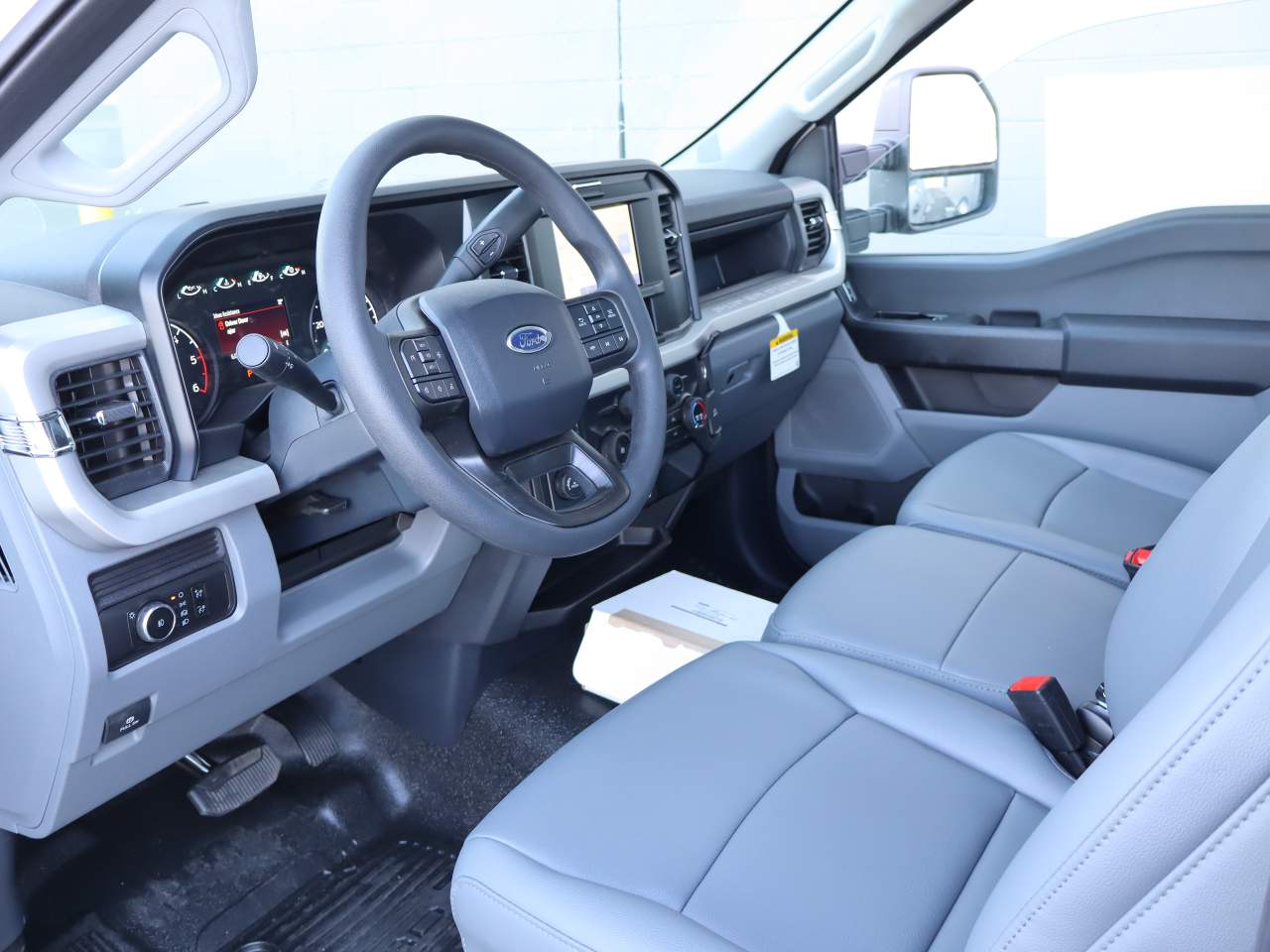 2025 Ford F-350 Super Duty Chassis Cab XL - Photo 20