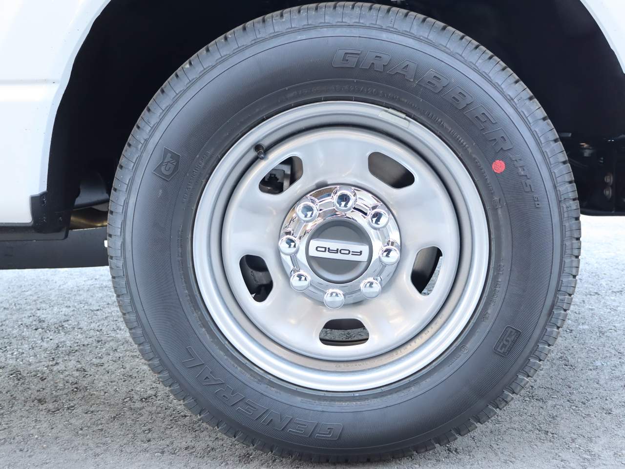 2025 Ford F-350 Super Duty Chassis Cab XL - Photo 32