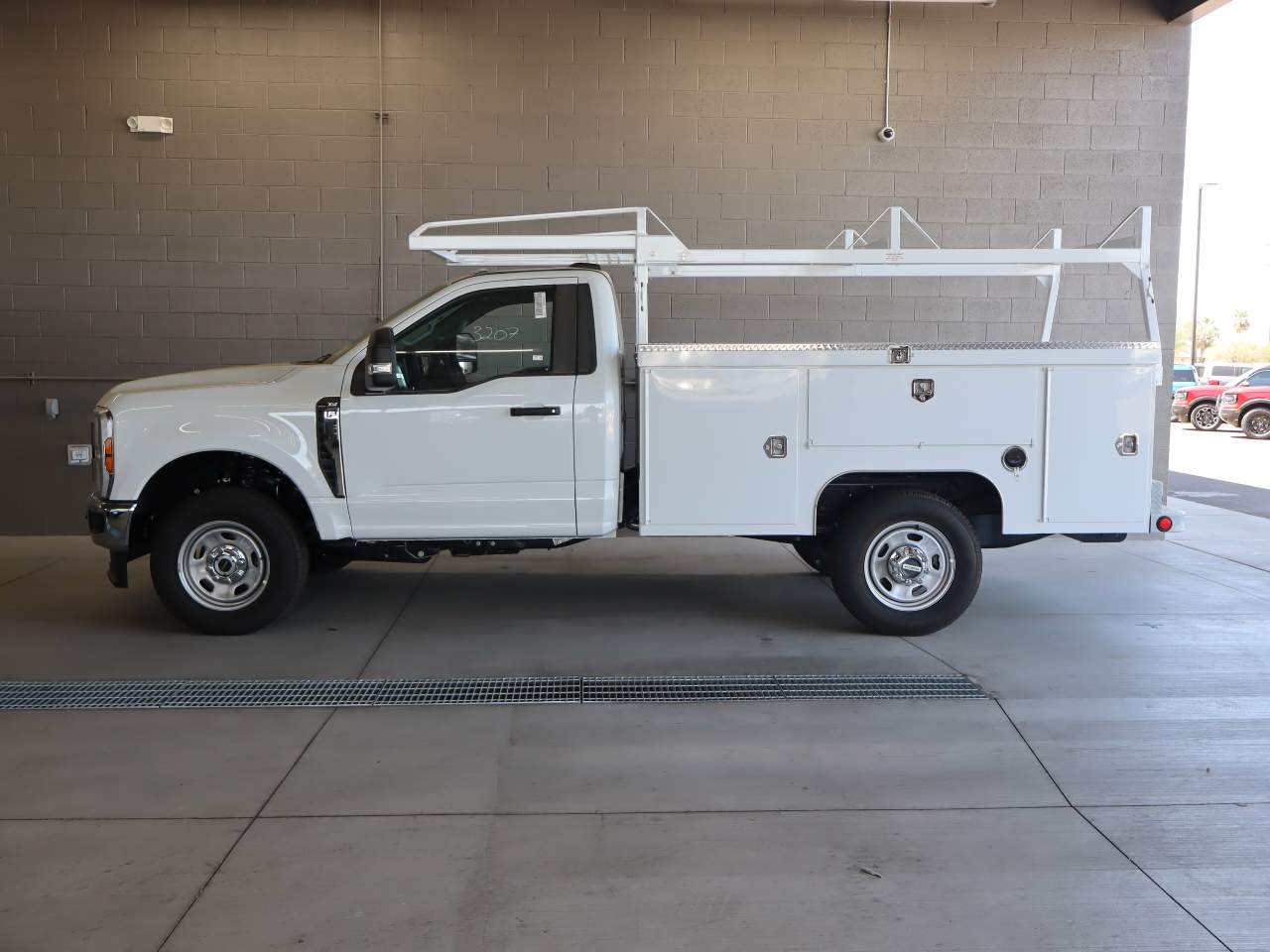 2025 Ford F-350 Super Duty SRW XL