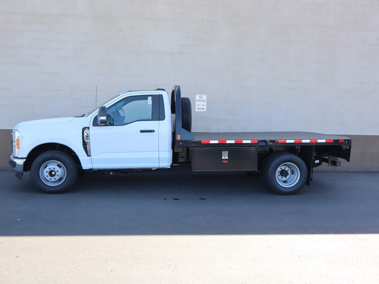 2024 Ford F-350 Super Duty DRW XL