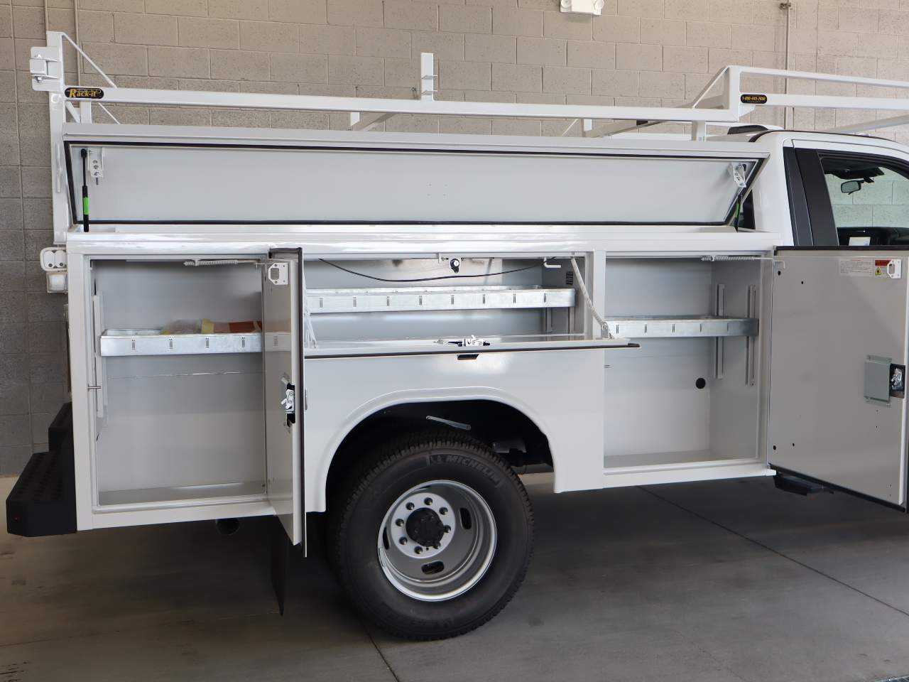 2025 Ford F-350 Super Duty Chassis Cab XL - Photo 14