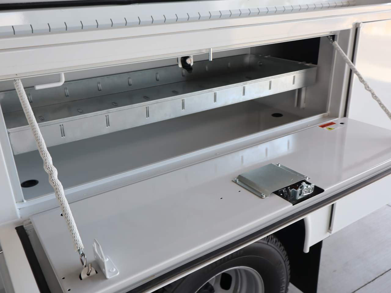 2025 Ford F-350 Super Duty Chassis Cab XL - Photo 11