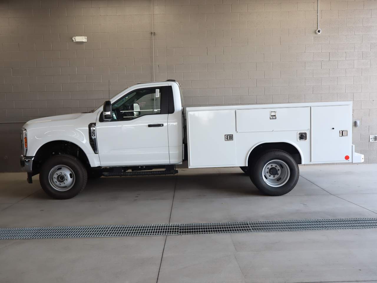 2025 Ford F-350 Super Duty Chassis
