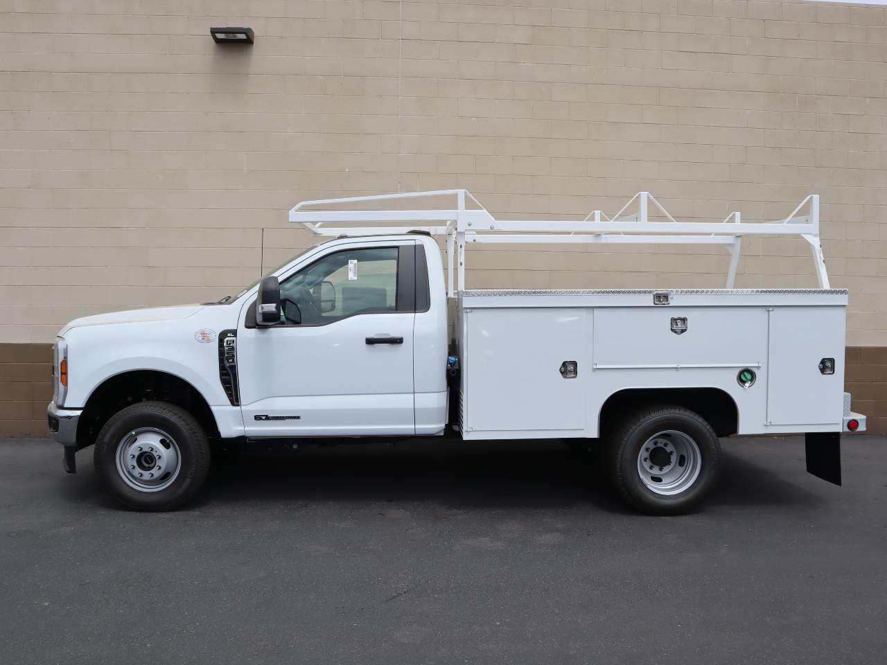 2024 Ford F-350 Super Duty DRW XL