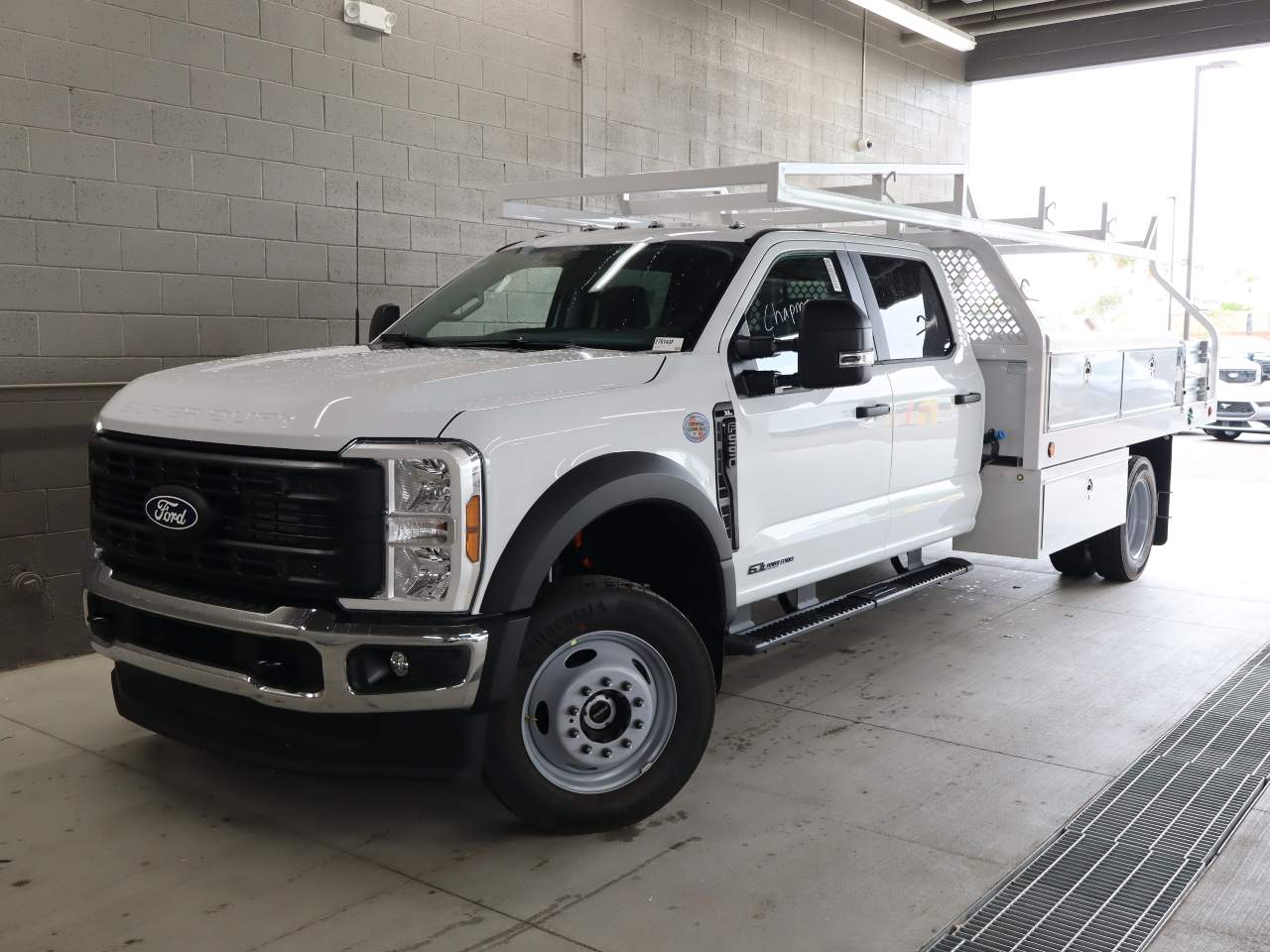 2027 Ford F-550 Super Duty Crew Cab Chassis