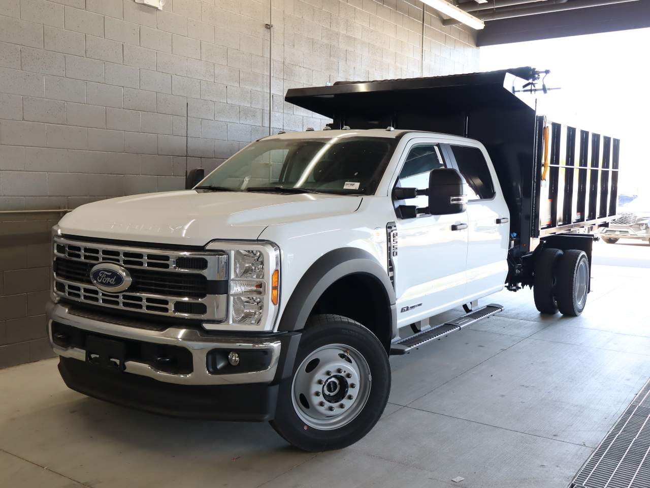 2026 Ford F-550 XL 4x4 Crew Cab 203-In DRW's photo