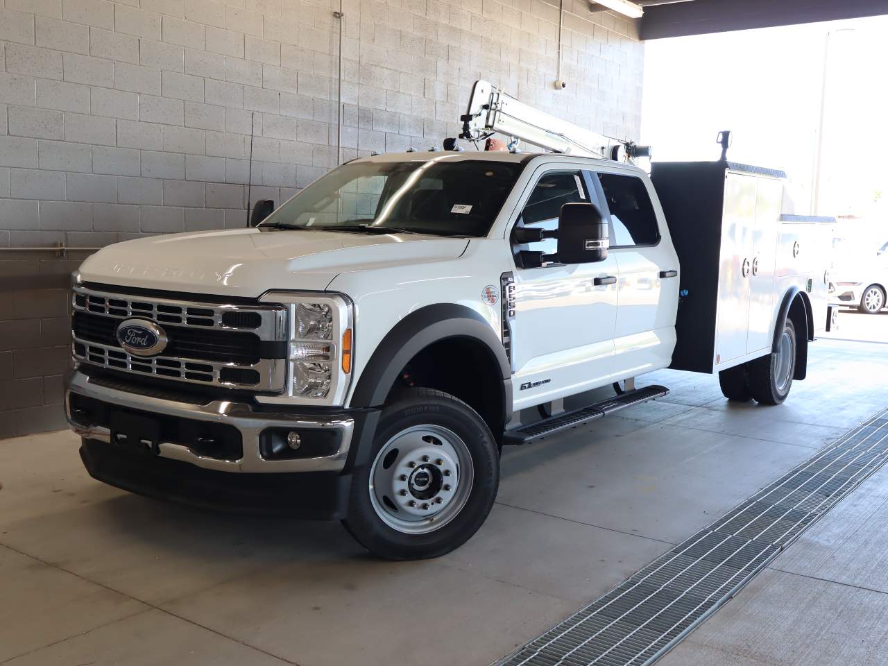 2025 Ford F-550 Super Duty Crew Cab Chassis